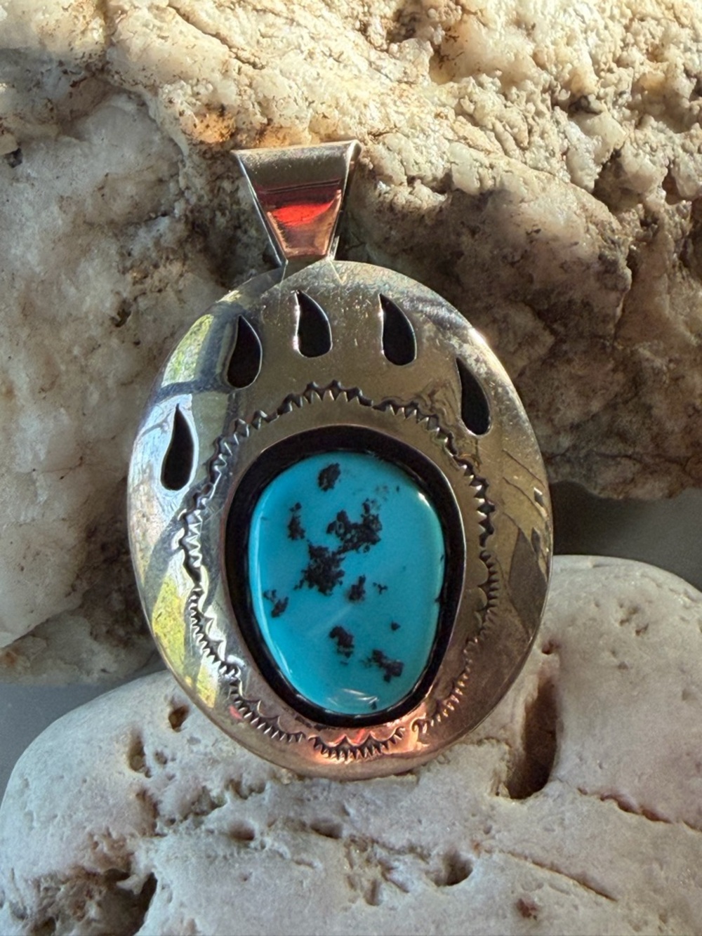 Vintage Bear Paw Navajo Turquoise Pendant - Picture 4 of 7